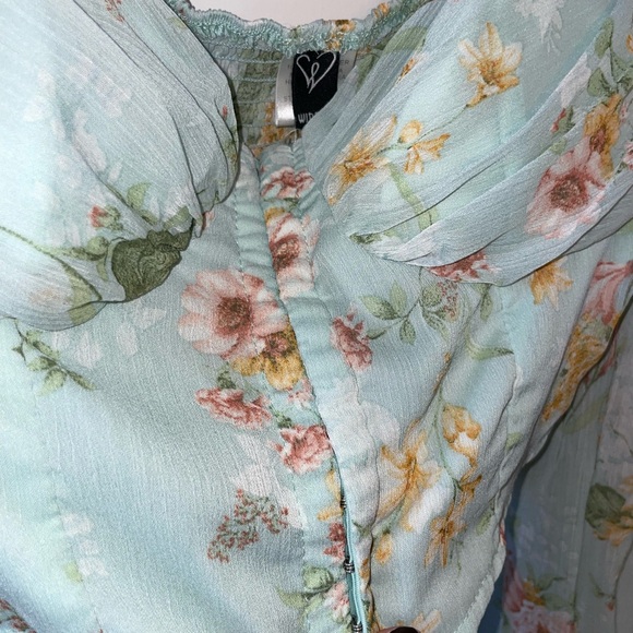 Floral Chiffon Crop Top - Picture 8 of 10